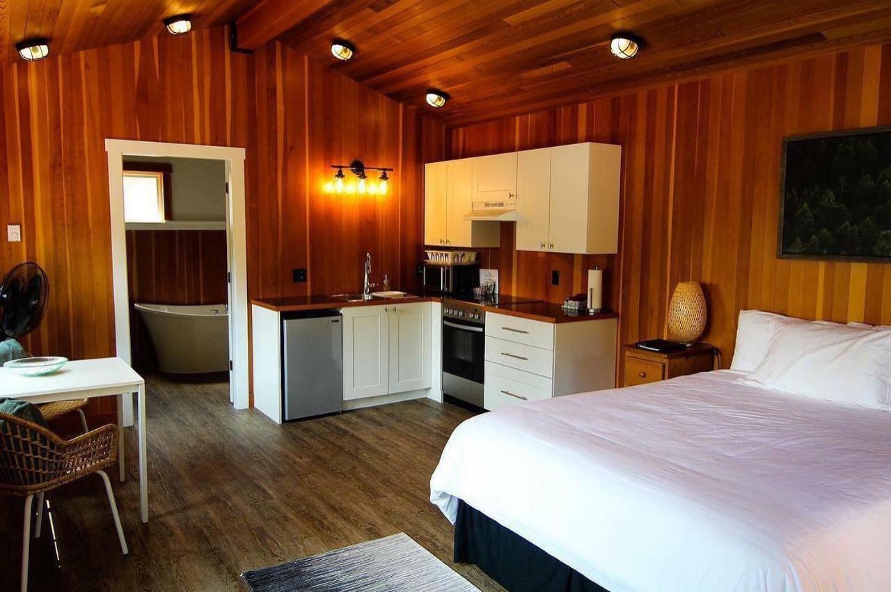 Gowlland Harbour Resort Heriot Bay Bagian luar foto