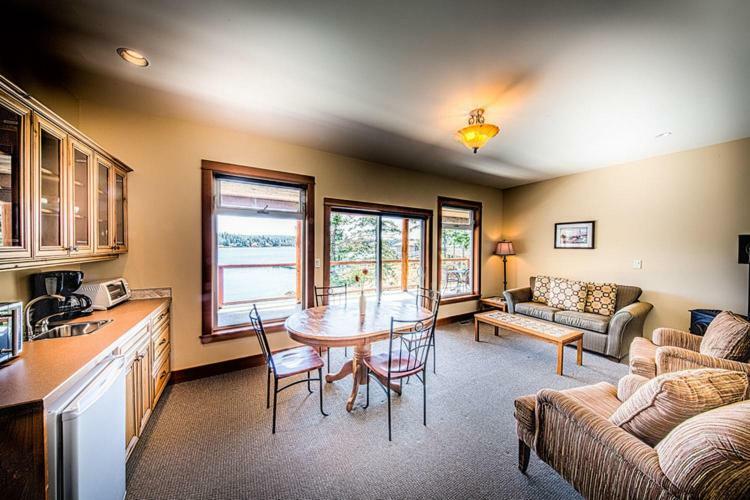 Gowlland Harbour Resort Heriot Bay Bagian luar foto